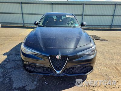 Piąte zdjęcie samochodu w środku: 2020 ALFA ROMEO GIULIA TI VIN:ZARFANBN6L7629664 - miniatura