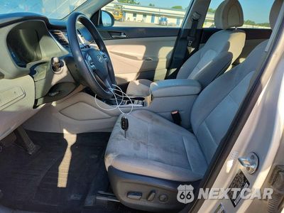 Zdjęcie 7 z 12 samochodu: 2016 HYUNDAI TUCSON SE VIN:KM8J33A43GU091326 - miniatura