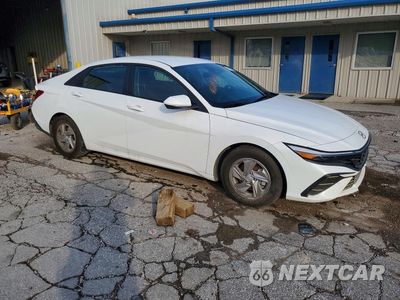 Czwarte zdjęcie samochodu z boku: 2025 HYUNDAI ELANTRA SE VIN:KMHLL4DG4SU091655 - miniatura