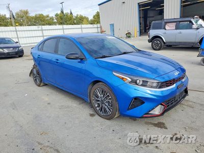 Czwarte zdjęcie samochodu z boku: 2024 KIA FORTE GT LINE VIN:3KPF54AD0RE699462 - miniatura