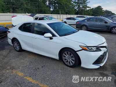 Czwarte zdjęcie samochodu z boku: 2018 TOYOTA CAMRY LE VIN:4T1B11HK5JU121873 - miniatura