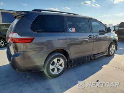 Trzecie zdjęcie samochodu z tyłu: 2017 TOYOTA SIENNA LE VIN:5TDKZ3DCXHS858735 - miniatura