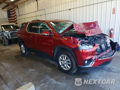 Czwarte zdjęcie samochodu z boku: 2018 CHEVROLET TRAVERSE LT VIN:1GNEVGKW9JJ111117 - miniatura