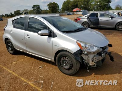 Czwarte zdjęcie samochodu z boku: 2015 TOYOTA PRIUS C THREE VIN:JTDKDTB39F1584181 - miniatura