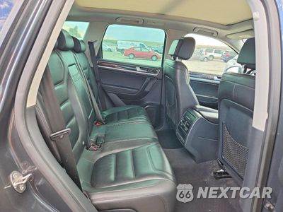 Zdjęcie 10 z 12 samochodu: 2014 VOLKSWAGEN TOUAREG V6 TDI VIN:WVGEP9BP7ED001478 - miniatura