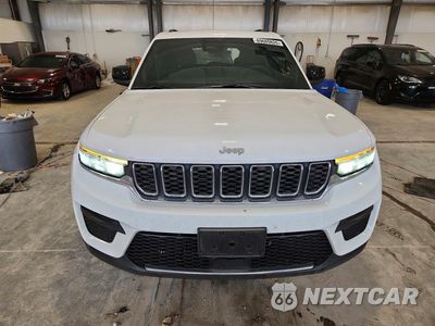 Piąte zdjęcie samochodu w środku: 2025 JEEP GRAND CHEROKEE LAREDO VIN:1C4RJHAG3SC344924 - miniatura