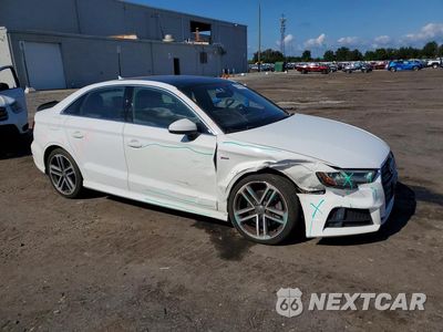 Czwarte zdjęcie samochodu z boku: 2017 AUDI A3 PRESTIGE VIN:WAUHUHFF7H1056702 - miniatura