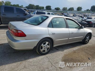 Trzecie zdjęcie samochodu z tyłu: 1998 HONDA ACCORD EX VIN:1HGCG5650WA131023 - miniatura