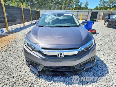Piąte zdjęcie samochodu w środku: 2017 HONDA CIVIC TOURING VIN:19XFC1F95HE008742 - miniatura