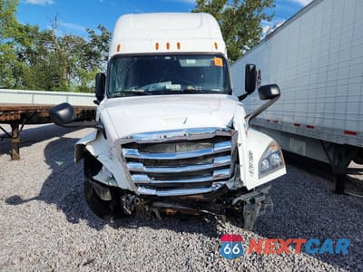 Piąte zdjęcie samochodu w środku: 2019 FREIGHTLINER CASCADIA 126 VIN:3AKJHHDR2KSKB6124 - miniatura