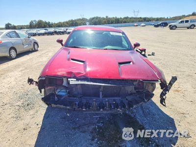 Piąte zdjęcie samochodu w środku: 2017 DODGE CHALLENGER SXT VIN:2C3CDZAGXHH626149 - miniatura