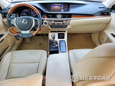 Zdjęcie 8 z 12 samochodu: 2013 LEXUS ES 300H VIN:JTHBW1GG5D2025727 - miniatura