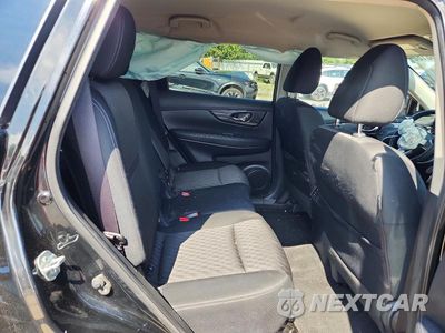 Zdjęcie 11 z 13 samochodu: 2018 NISSAN ROGUE S VIN:KNMAT2MV1JP616795 - miniatura