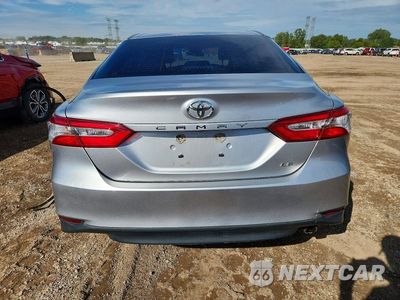 Zdjęcie 6 z 12 samochodu: 2018 TOYOTA CAMRY LE VIN:4T1B11HK1JU616717 - miniatura