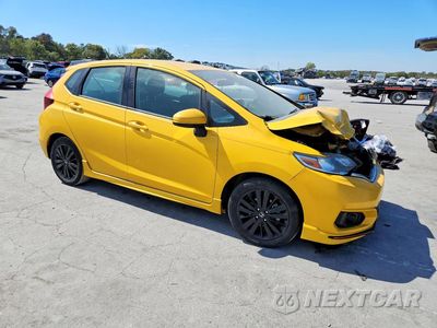Czwarte zdjęcie samochodu z boku: 2018 HONDA FIT SPORT VIN:3HGGK5H61JM724360 - miniatura