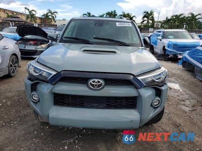 Piąte zdjęcie samochodu w środku: 2022 TOYOTA 4RUNNER TRD OFF-ROAD PREMIUM VIN:JTERU5JR2N6007568 - miniatura