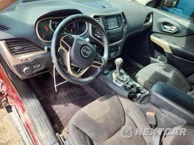 Zdjęcie 8 z 13 samochodu: 2017 JEEP CHEROKEE LATITUDE VIN:1C4PJMCS4HW645310 - miniatura