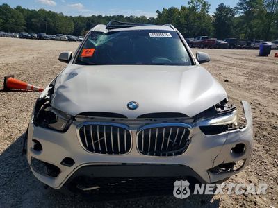 Piąte zdjęcie samochodu w środku: 2018 BMW X1 XDRIVE28I VIN:WBXHT3C32J3H30239 - miniatura