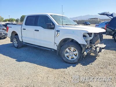 Czwarte zdjęcie samochodu z boku: 2023 FORD F150 SUPERCREW VIN:1FTEW1EP6PKE86666 - miniatura