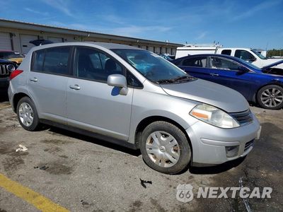 Czwarte zdjęcie samochodu z boku: 2011 NISSAN VERSA 1.8 S VIN:3N1BC1CP5BL449830 - miniatura
