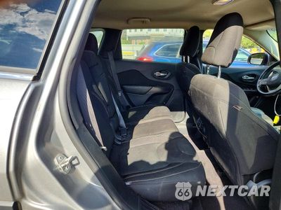 Zdjęcie 11 z 13 samochodu: 2016 JEEP CHEROKEE LATITUDE VIN:1C4PJMCS6GW268123 - miniatura