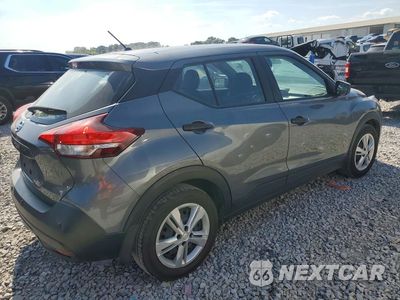 Trzecie zdjęcie samochodu z tyłu: 2020 NISSAN KICKS S VIN:3N1CP5BV5LL560492 - miniatura