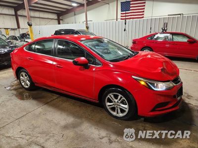 Czwarte zdjęcie samochodu z boku: 2017 CHEVROLET CRUZE LT VIN:1G1BE5SM7H7204569 - miniatura