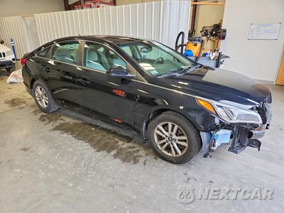 Czwarte zdjęcie samochodu z boku: 2015 HYUNDAI SONATA SE VIN:5NPE24AFXFH206027 - miniatura