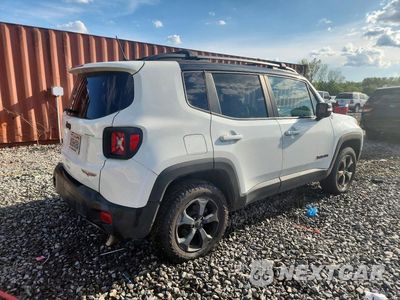 Trzecie zdjęcie samochodu z tyłu: 2020 JEEP RENEGADE TRAILHAWK VIN:ZACNJBC10LPL33037 - miniatura