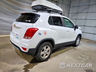 Trzecie zdjęcie samochodu z tyłu: 2022 CHEVROLET TRAX 1LT VIN:KL7CJPSM5NB551178 - miniatura