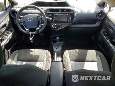 Zdjęcie 8 z 13 samochodu: 2018 TOYOTA PRIUS C TWO VIN:JTDKDTB34J1605446 - miniatura