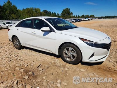 Czwarte zdjęcie samochodu z boku: 2021 HYUNDAI ELANTRA SE VIN:5NPLL4AG8MH045624 - miniatura