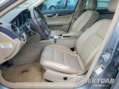Zdjęcie 7 z 12 samochodu: 2013 MERCEDES-BENZ C 300 4MATIC VIN:WDDGF8AB3DG109518 - miniatura