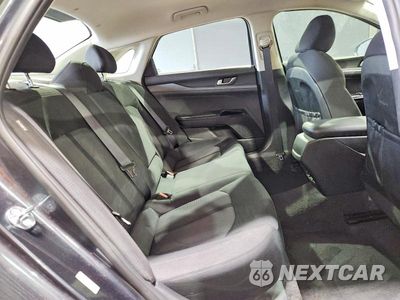 Zdjęcie 10 z 12 samochodu: 2023 KIA K5 LXS VIN:5XXG14J21PG217701 - miniatura