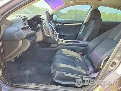 Zdjęcie 7 z 12 samochodu: 2018 HONDA CIVIC EX VIN:19XFC1E36JE003648 - miniatura
