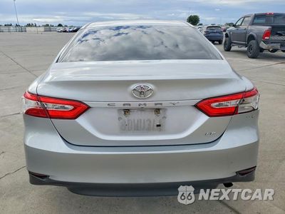 Zdjęcie 6 z 12 samochodu: 2018 TOYOTA CAMRY LE VIN:4T1B11HK4JU101677 - miniatura