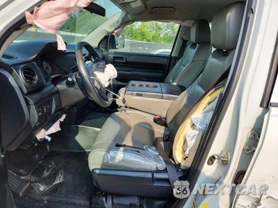Zdjęcie 7 z 12 samochodu: 2017 TOYOTA TUNDRA SR VIN:5TFRM5F11HX111023 - miniatura