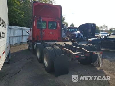Drugie zdjęcie samochodu z przodu: 2020 FREIGHTLINER CASCADIA 126 SEMI TRUCK VIN:1FUJHLDR8LLLY1535 - miniatura