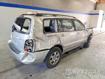 Trzecie zdjęcie samochodu z tyłu: 2005 TOYOTA HIGHLANDER BASE VIN:JTEHD21A550037106 - miniatura