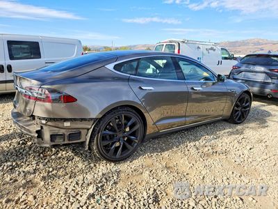 Trzecie zdjęcie samochodu z tyłu: 2015 TESLA MODEL S 85D VIN:5YJSA1H22FF090084 - miniatura