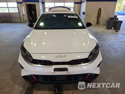 Piąte zdjęcie samochodu w środku: 2023 KIA FORTE GT LINE VIN:3KPF54AD8PE547586 - miniatura