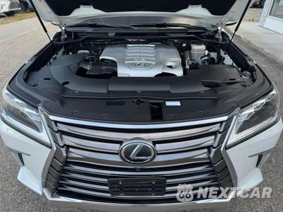 Zdjęcie 7 z 14 samochodu: 2017 LEXUS LX 570 VIN:JTJHY7AX2H4224341 - miniatura