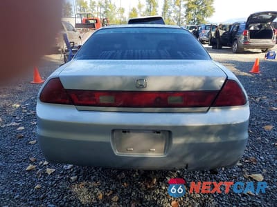 Zdjęcie 6 z 13 samochodu: 2002 HONDA ACCORD EX VIN:1HGCG32572A000840 - miniatura