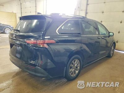 Trzecie zdjęcie samochodu z tyłu: 2022 TOYOTA SIENNA XLE VIN:5TDYSKFC3NS051894 - miniatura
