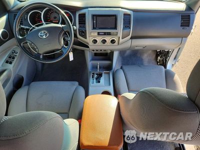 Zdjęcie 8 z 12 samochodu: 2009 TOYOTA TACOMA V6 VIN:3TMLU42N99M036460 - miniatura