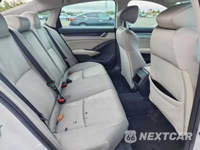 Zdjęcie 10 z 13 samochodu: 2022 HONDA ACCORD LX VIN:1HGCV1F13NA056280 - miniatura