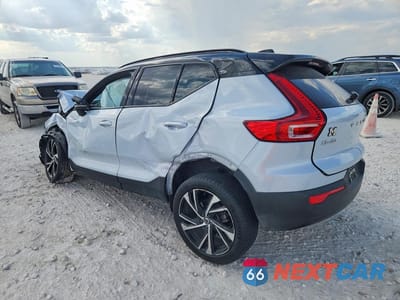 Drugie zdjęcie samochodu z przodu: 2021 VOLVO XC40 T5 R-DESIGN VIN:YV4162UM6M2525177 - miniatura
