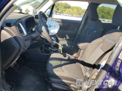 Zdjęcie 7 z 13 samochodu: 2021 JEEP RENEGADE LATITUDE VIN:ZACNJCBB6MPM41129 - miniatura