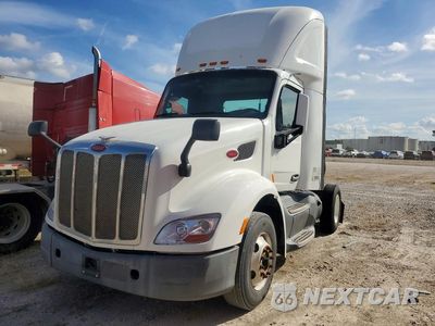 2017 PETERBILT 579 SEMI TRUCK 1XPBA48X9HD428912 - główne zdjęcie licytacji z USA - miniatura