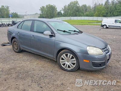 Czwarte zdjęcie samochodu z boku: 2010 VOLKSWAGEN JETTA S VIN:3VWJZ7AJ1AM003561 - miniatura